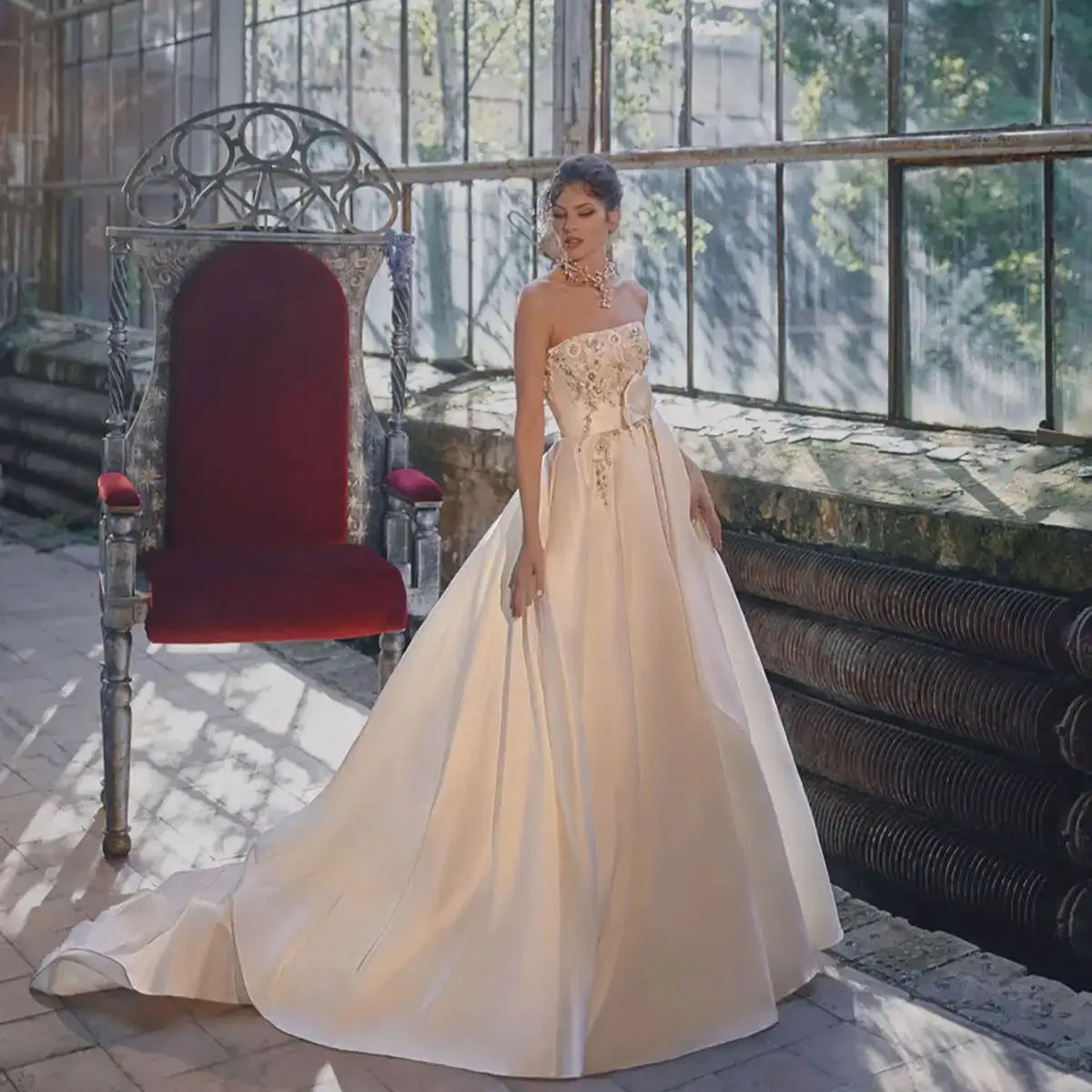 الأميرة ألف خط ثوب فساتين الزفاف الزهور الساتان حمالة زي العرائس حجم كبير اللون vestidos de novia مخصص