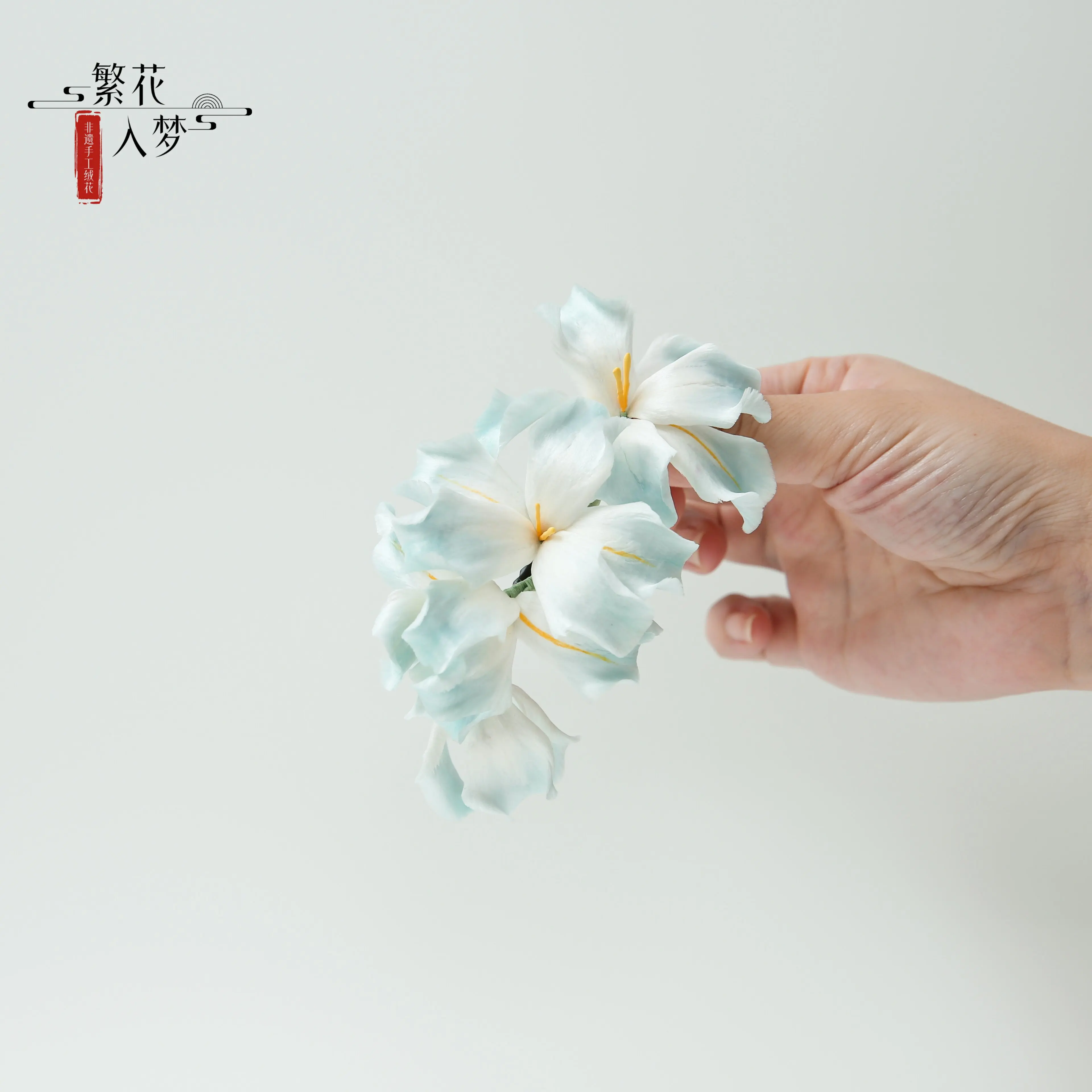 pasador-de-pelo-de-terciopelo-de-seda-con-flor-diseno-floral-de-iris-azul-accesorio-de-pelo-chino-nuevo-hecho-a-mano-ich