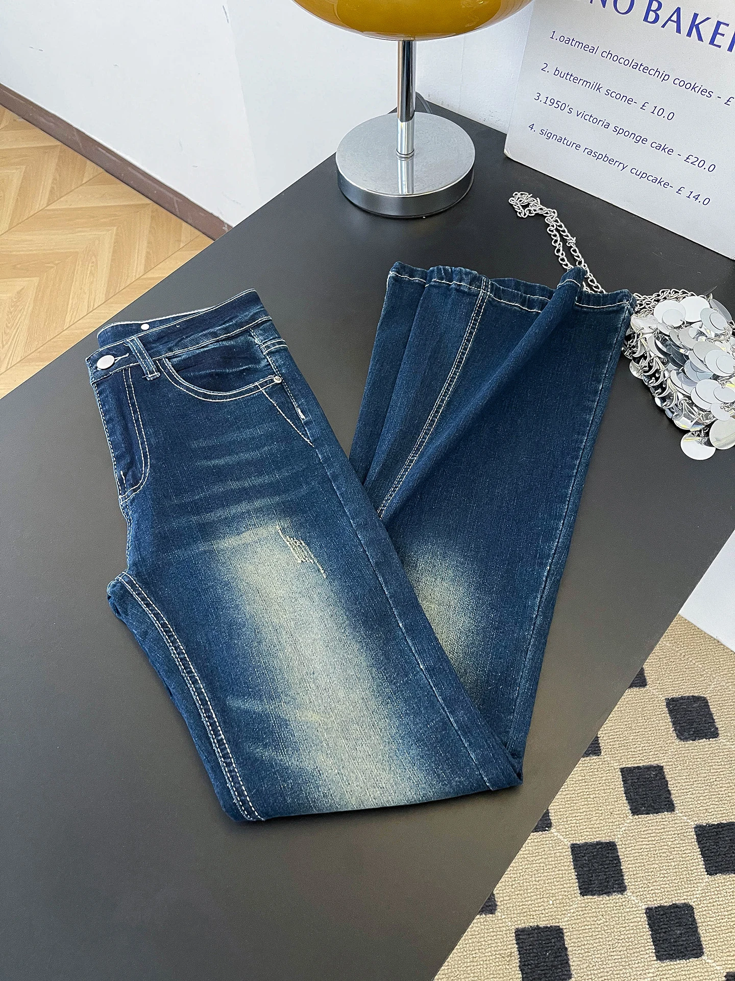 

Сексуальные ретро-джинсы-клеш с низкой посадкой для женщин, эластичные, с вышивкой, приятные к телу, дышащие, для повседневной носки...