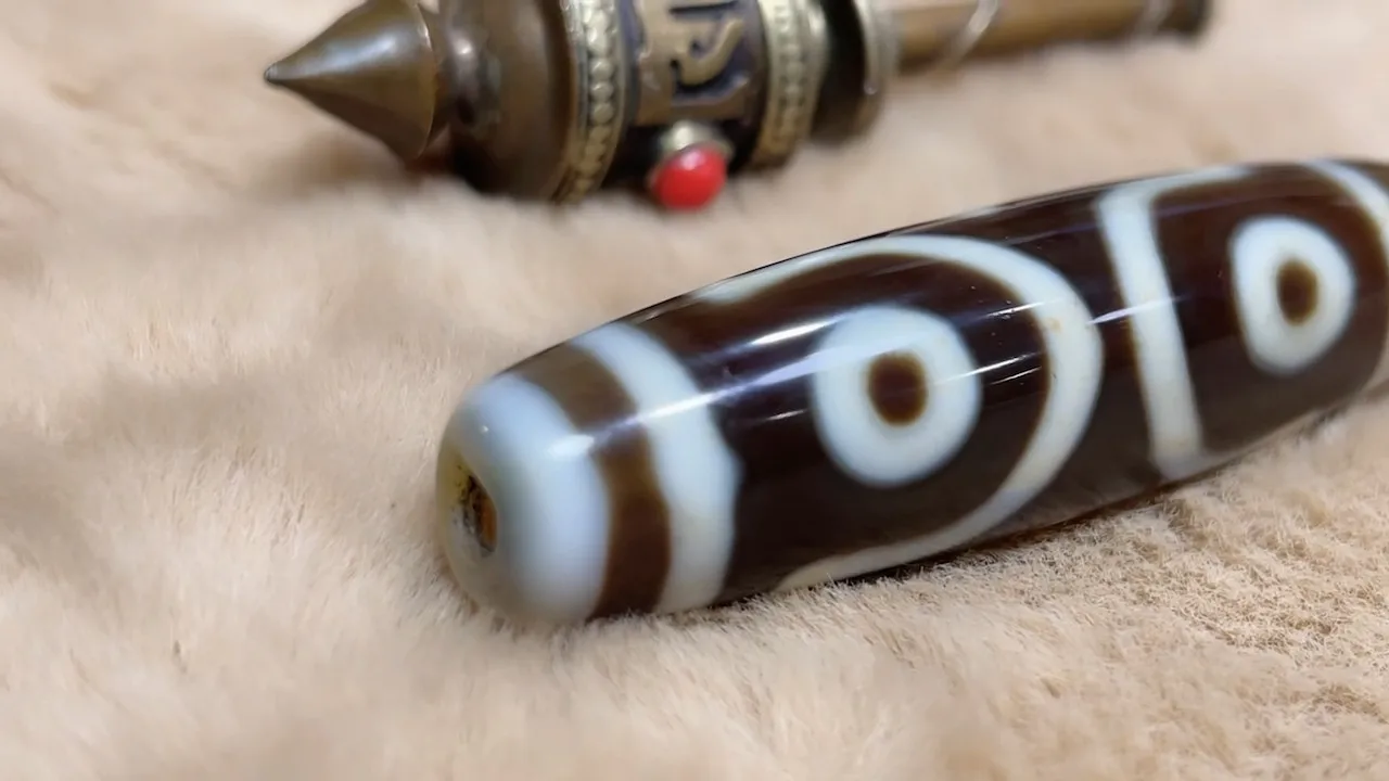 Tibetan Nepalese Himalayan Ancient agate Old Dzi Talisman 3 eye Beads Amulet 1