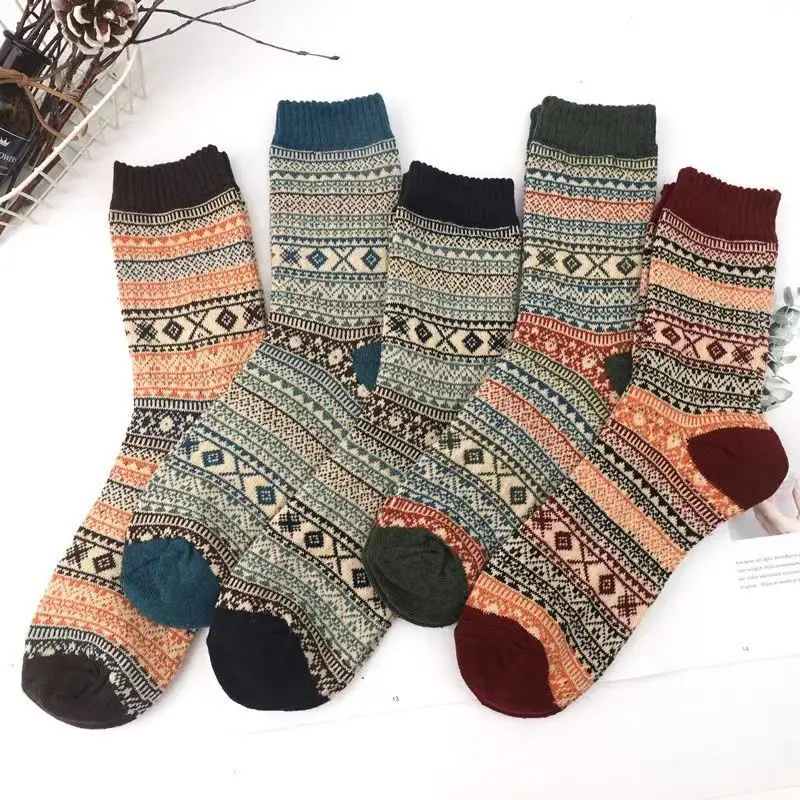 5 pairs of men\'s socks retro ethnic style medium-high stockings fall and winter thickened warm socks Japanese thick line