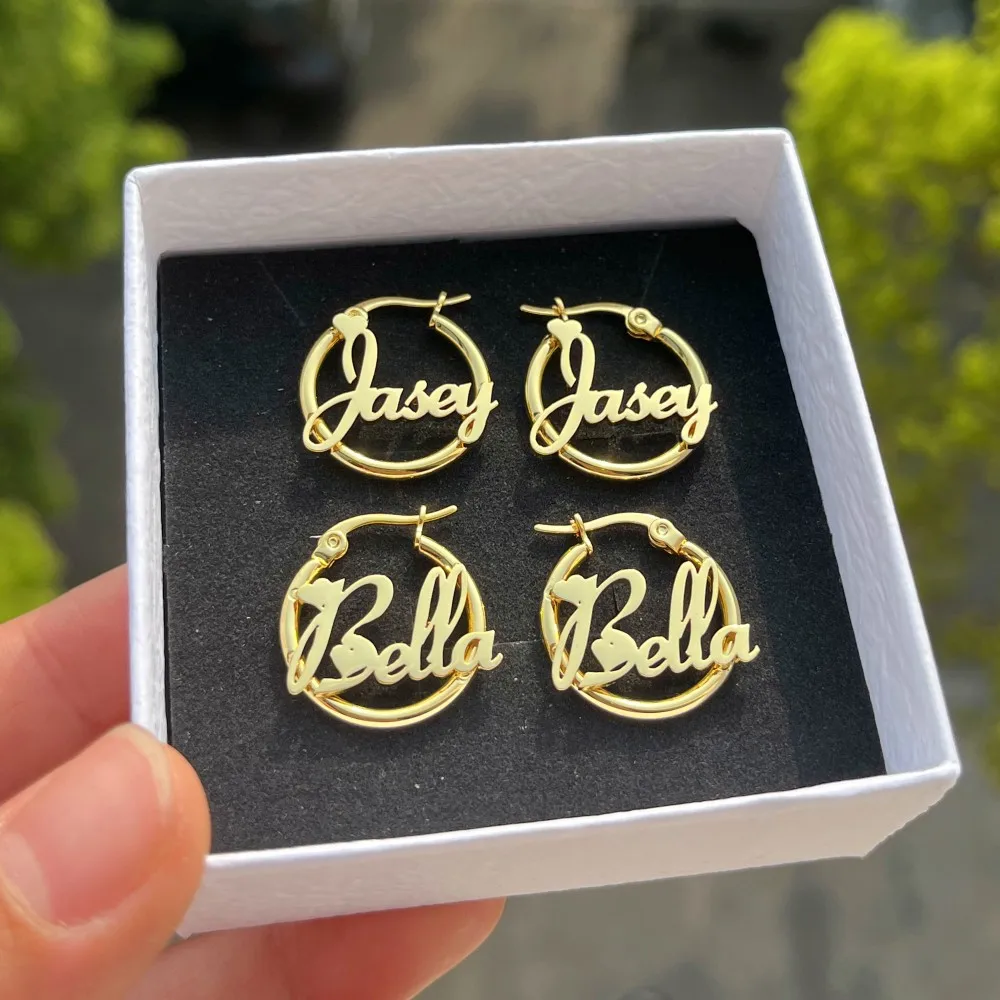 DUOYING Custom Typenschild Ohrringe Hoops 20mm 18K Gold Überzogene Edelstahl Brief Runde Ohrring Schmuck Für Kinder Geschenk