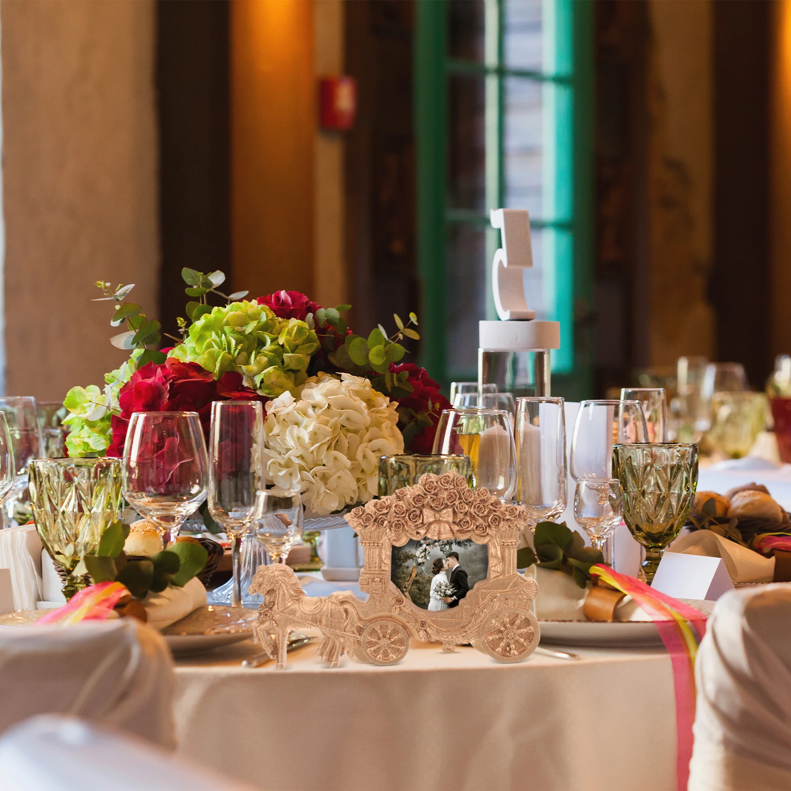 

European Style Wedding Picture Frame Carriage Shape Vintage Resin Photo Frame Desktop Decorative Display Desk Photo Props