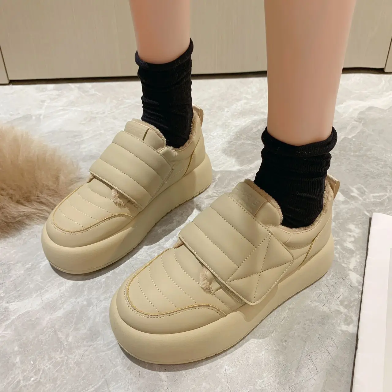 Soft White Tokyo Fashion Warm Flannel Bread Loaf Sneakers Chunky Thick Heel Design with Velcro Fastening Cozy Winter Streetwear​