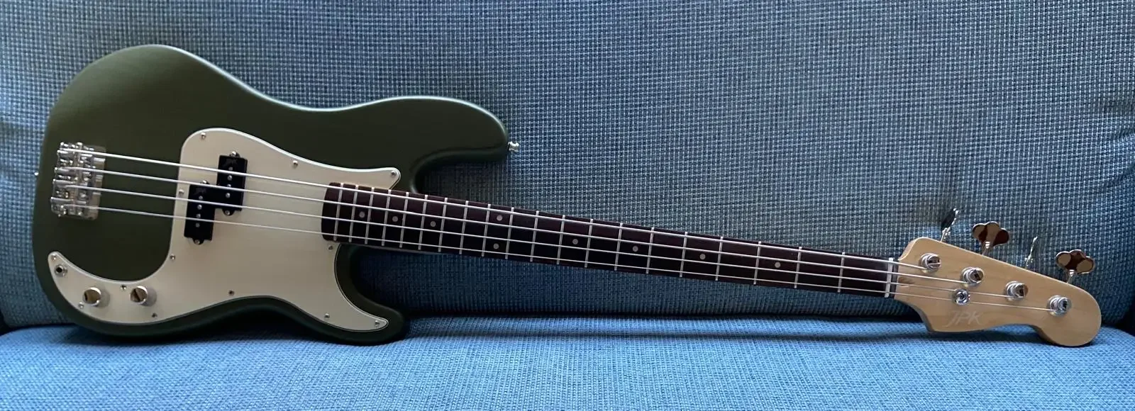 lefthand p bass with rosewood fingerboard 20 fret 864mm scale length alder wood body without paint