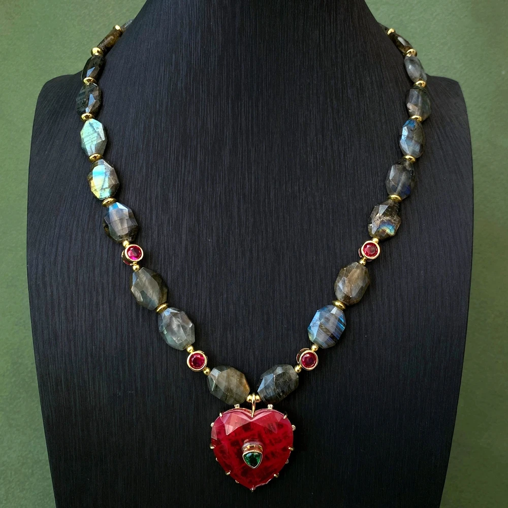YYGEM   Red Crystal Heart Pendant  Natural  Faceted Labradorite Chunk Chokers Necklace