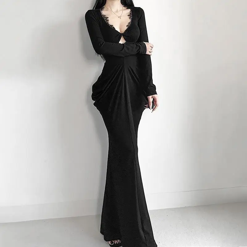 Abito da sirena aderente nero con scollo a V vintage con pannelli in pizzo Abito da festa increspato slim fit europeo americano Abito da abbigliamento alla moda