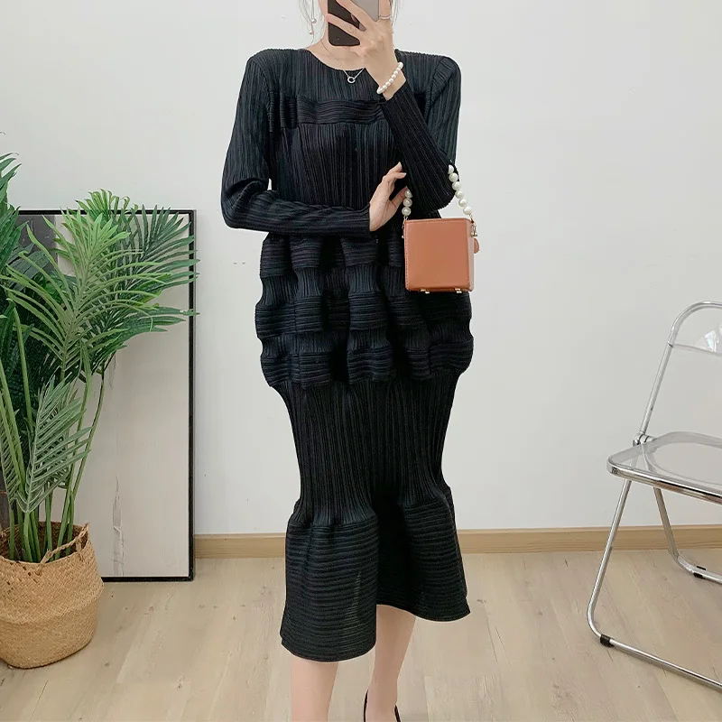 Pleated Nine-quarter Sleeve Round Neck Design Women's Dresses Female Slim Lantern Package Hip Pleated Skirt Sub 2024 Summer New