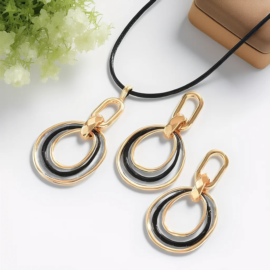 

Набор из 3 модных элегантных украшений для женщин: длинное двойное кольцо-ожерелье, классический металлический чокер, повседневные золотые серьги – идеальный подарок