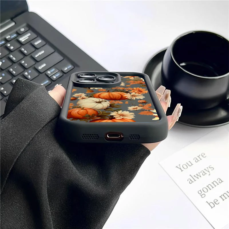 Рисунок 5 - Осенне-осенний чехол для телефона