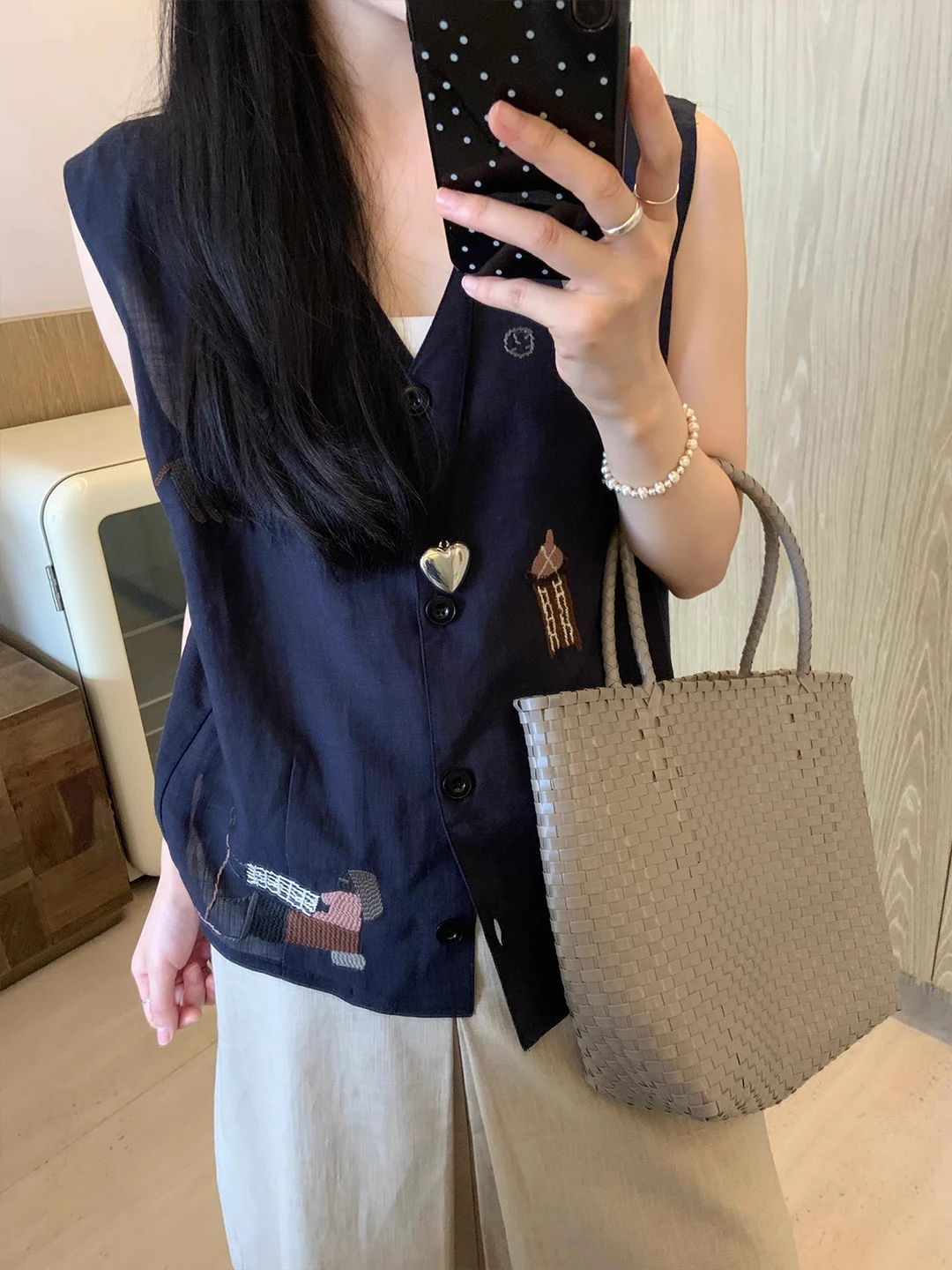 Elegant Embroidered Cotton Linen Vest Outerwear Women Summer Loose Lightweight Casual Button up V-Neck Tunic Top