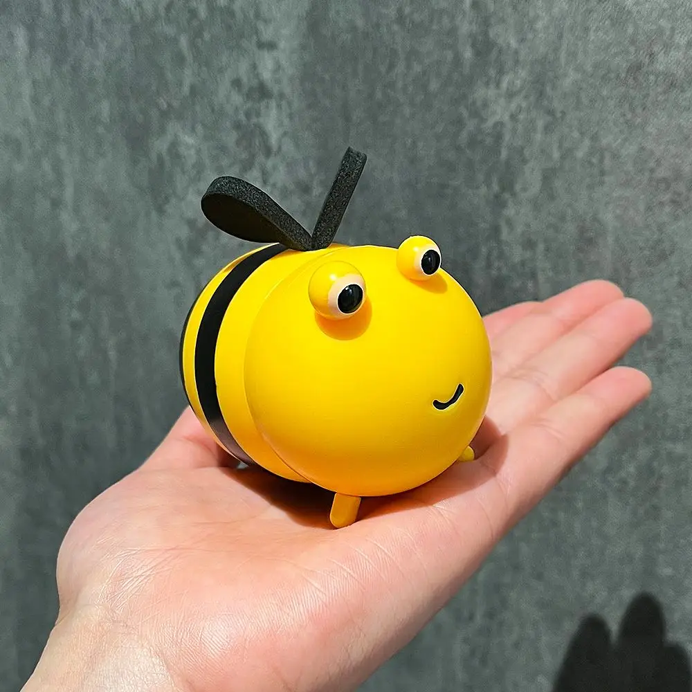Cute Bee Toothpick Holder Plastic Bee Shaped Dispenser For Table Home Office Decor Creative Desktop Ornament Storage Gadget