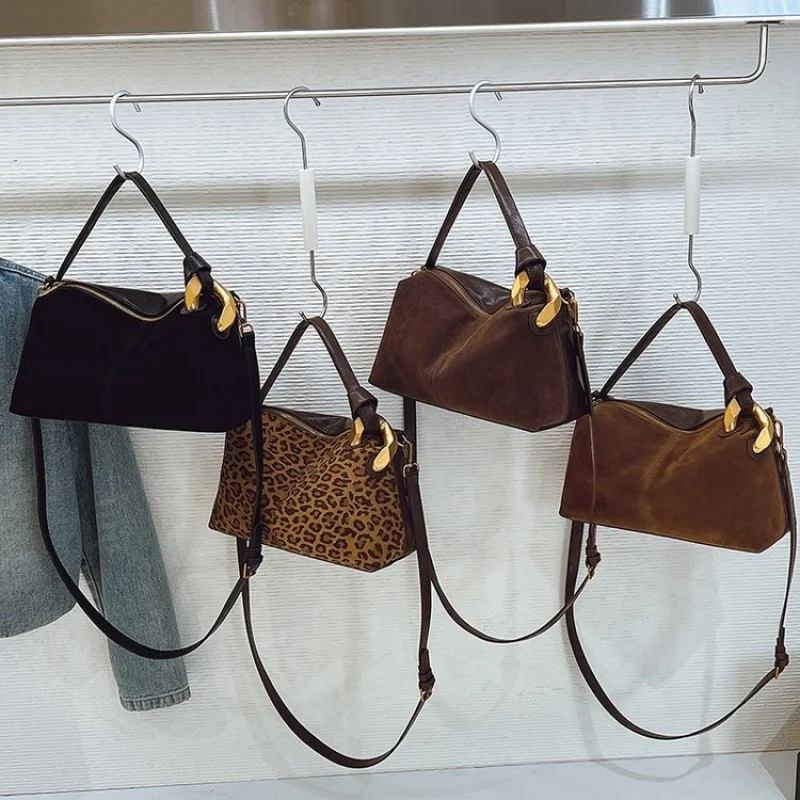 

Elegant Leather Women's Messenger Bag High-End Luxury Elegant Lining Trendy Daily Commuter Vintage Casual Bag​