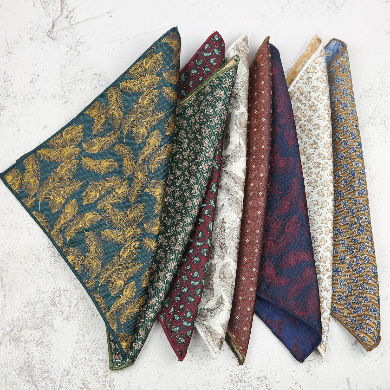 男性用レトロフローラルハンカチ、新郎用ハンカチ、結婚披露宴用ハンカチ、レトロポケットスクエア、絶妙なブラウンワインとグリーン、新年の贈り物、22cm