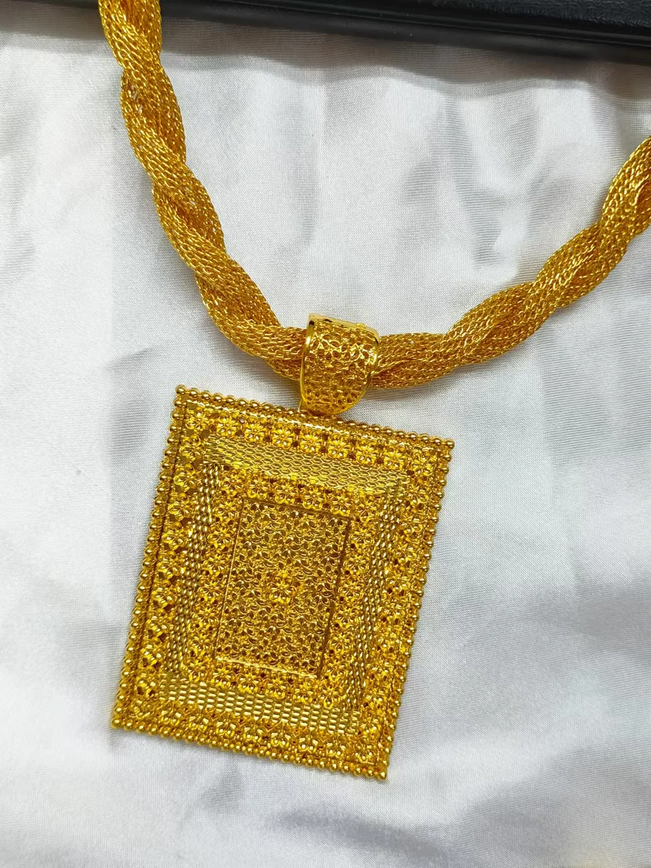 مجموعة مجوهرات النيجيرية مجوهرات الزفاف للنساء دبي 24K الذهب اللون مجوهرات الأفريقية مصمم أقراط قلادة الزفاف