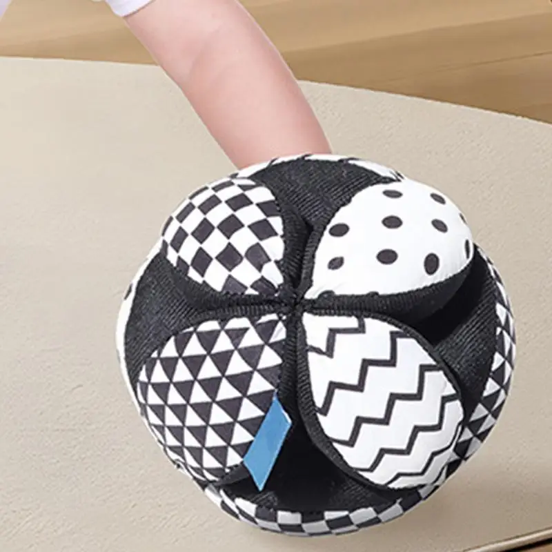 Soft Textured Ball Toy Develop Baby's Senses Toy Kids Clutch Ball Toys Children Black And White Interactive Sensory Ball