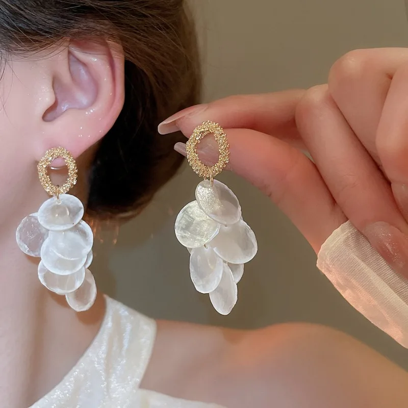 Geometrische Runde Muschel Quaste Tropfen Ohrringe für Frauen Französisch Exquisite Design Lange Ohrring Licht Luxus Mode Schmuck VacationB