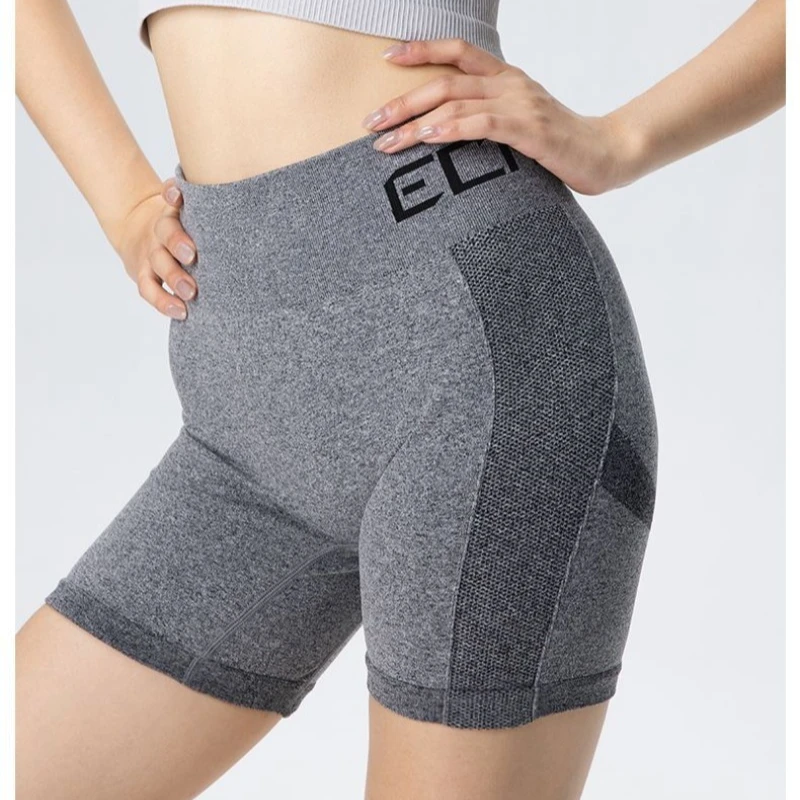 Hoog getailleerde perzikkleurige hippe fitnessshorts voor hardlopen en training voor dames, ademende, zweetafvoerende yoga driedelige shorts