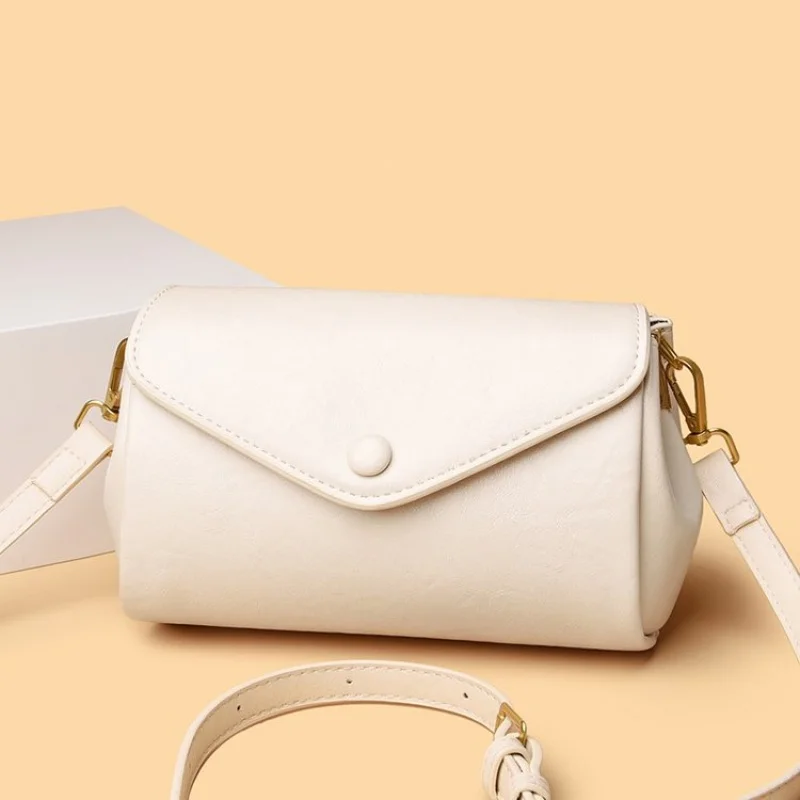 

High-End Women's Shoulder Bag Made Of Premium Leather With Trendy Design And Paris Vintage Daily Look ​