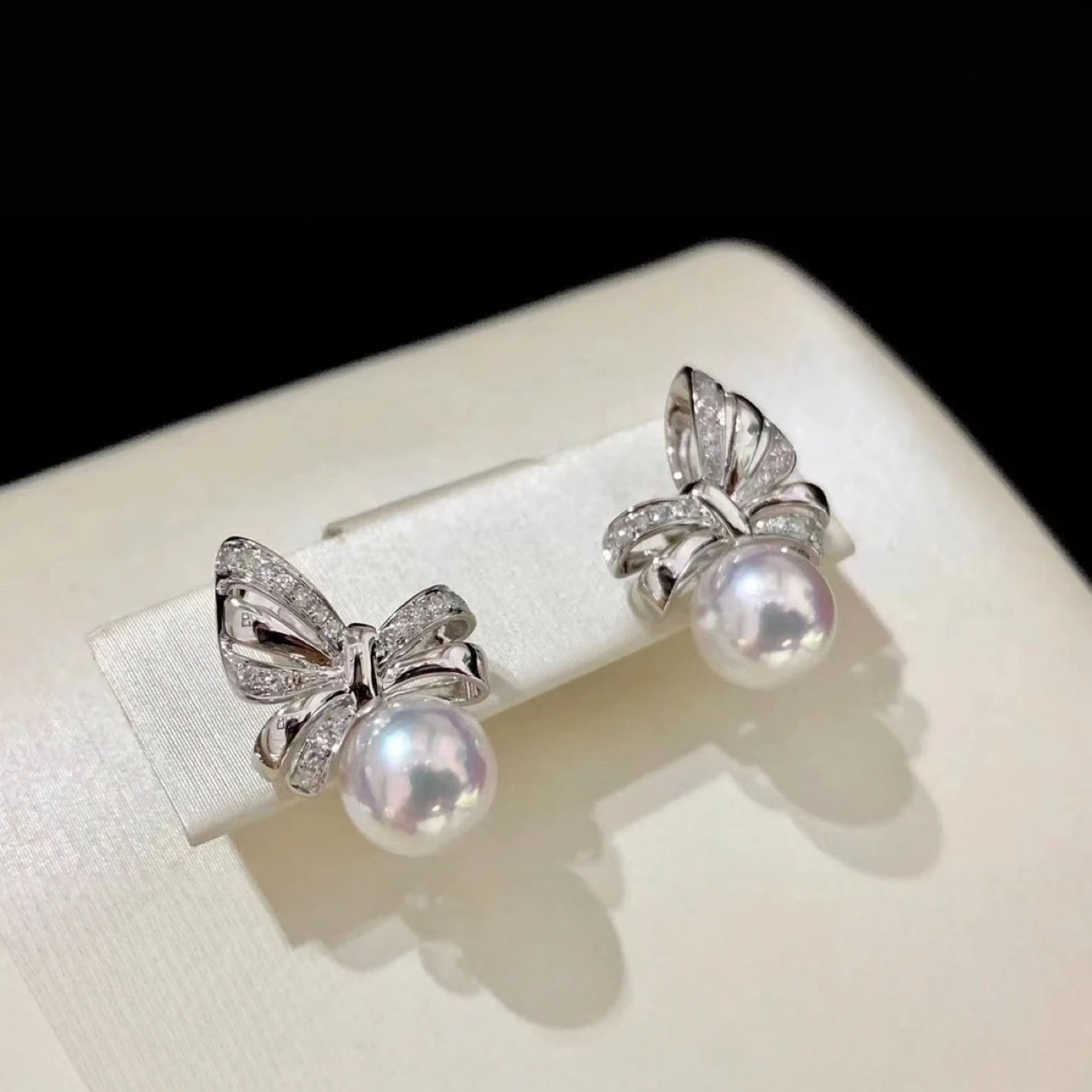 

S925 Silver Pearl Earrings 8-9mm Natural Freshwater Bow Pearl Earrings Perfect Round and Flawless