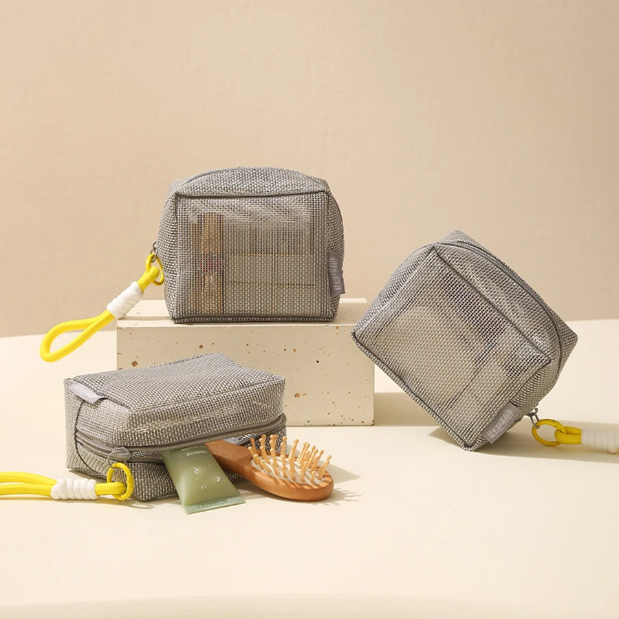 حقيبة مستحضرات التجميل الشبكية المحمولة باللون الرمادي ذات سعة كبيرة وسحاب للعملات المعدنية مع حقيبة تخزين مفاتيح أحمر الشفاه المربعة