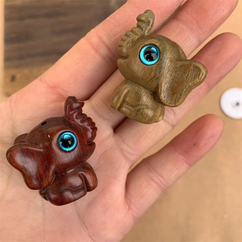 Mini Lovely Auspicious Wooden Little Elephant Figurine Ornament 1.37