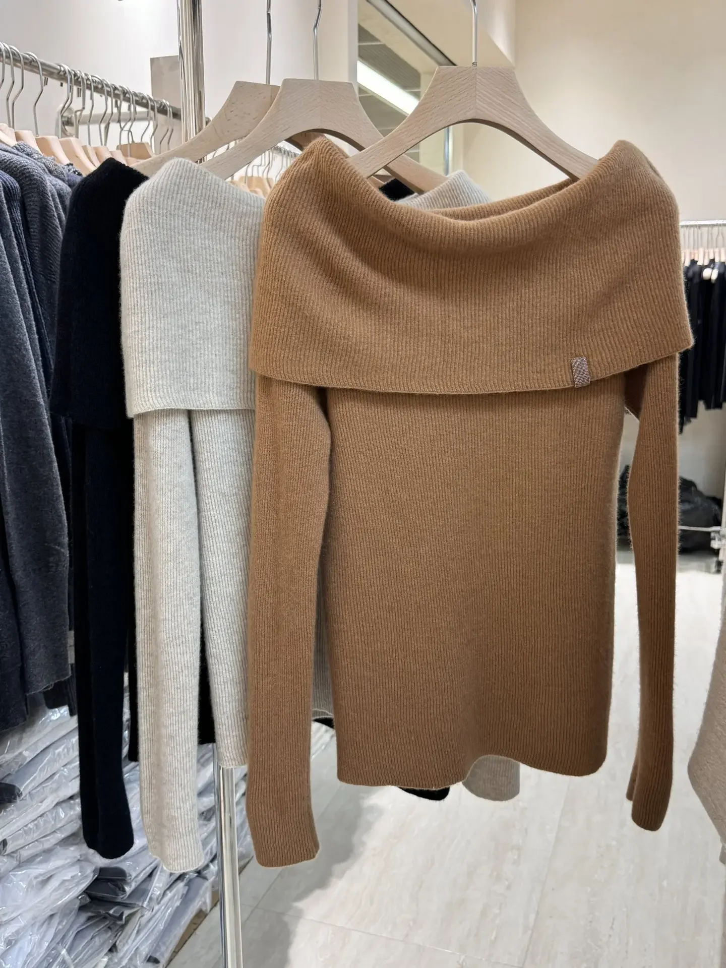 Beaded Women's Thin Cashmere Sweater Autumn Winter Elegant Ladies Bottoming Shirt Slash Neck Long Sleeve Casual Knitted Pullover