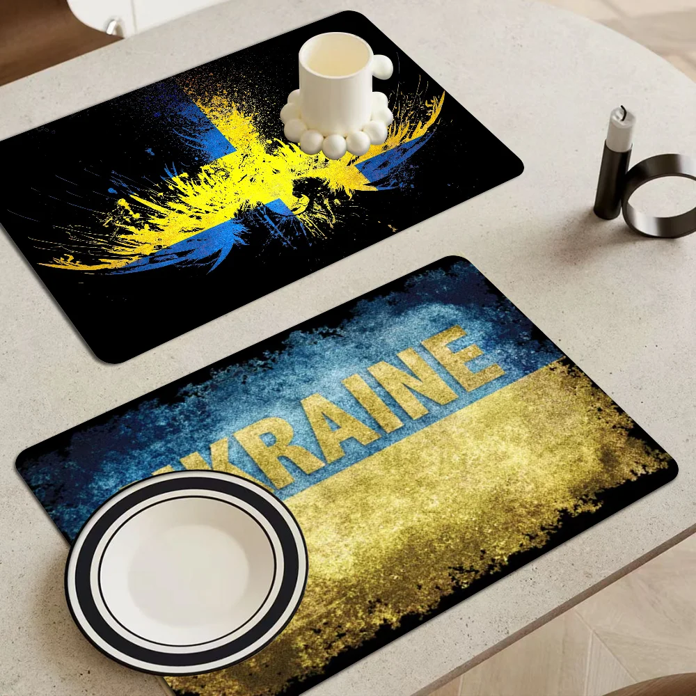 

Ukrainian Flag Quick Drying Dish Mat Printed Kitchen Tableware Coffee Draining Pad Dinnerware Cup Bottle Placemat