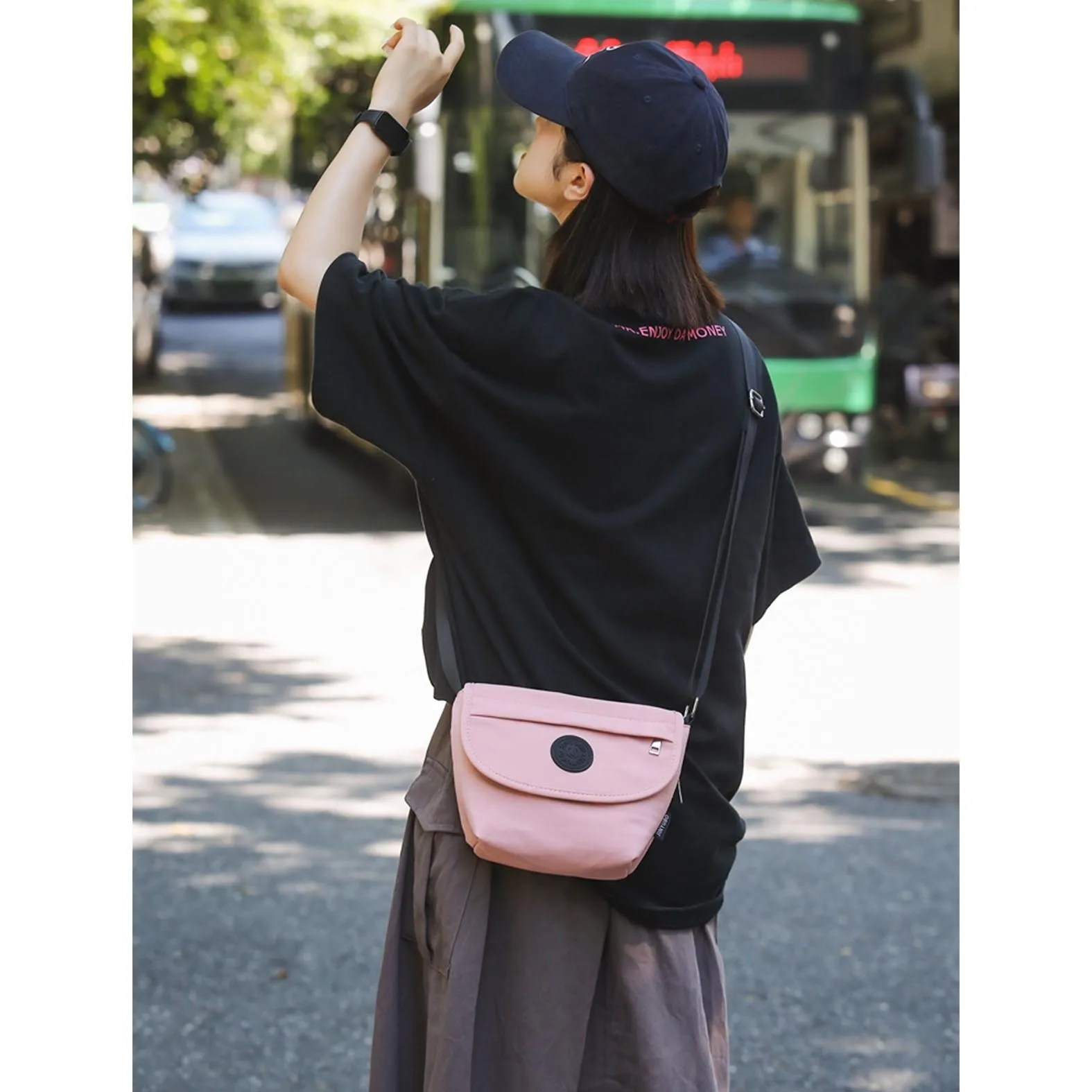 

2025 new niche design shoulder bag, crossbody handbag, multifunctional, high aesthetic, simple phone bag