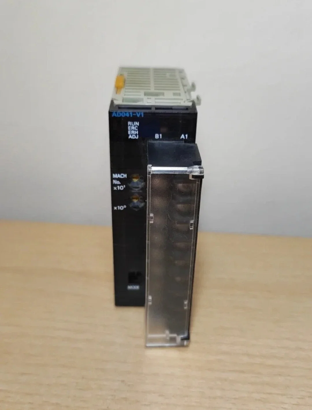 New CJ1W-AD041-V1 For Omron CJ1W-AD041-V1 Analog I/O Unit PLC Module