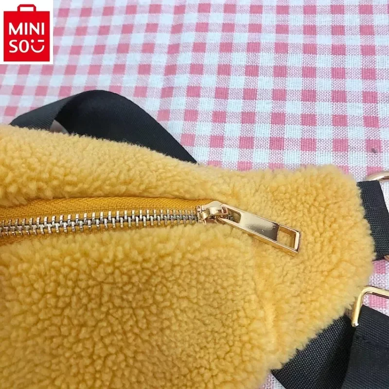 Miniso-bolsa crossbody para mulheres, bolsa cintura, cabelo de cordeiro, doce, pequena e versátil, caseira, moda estudantil, Disney