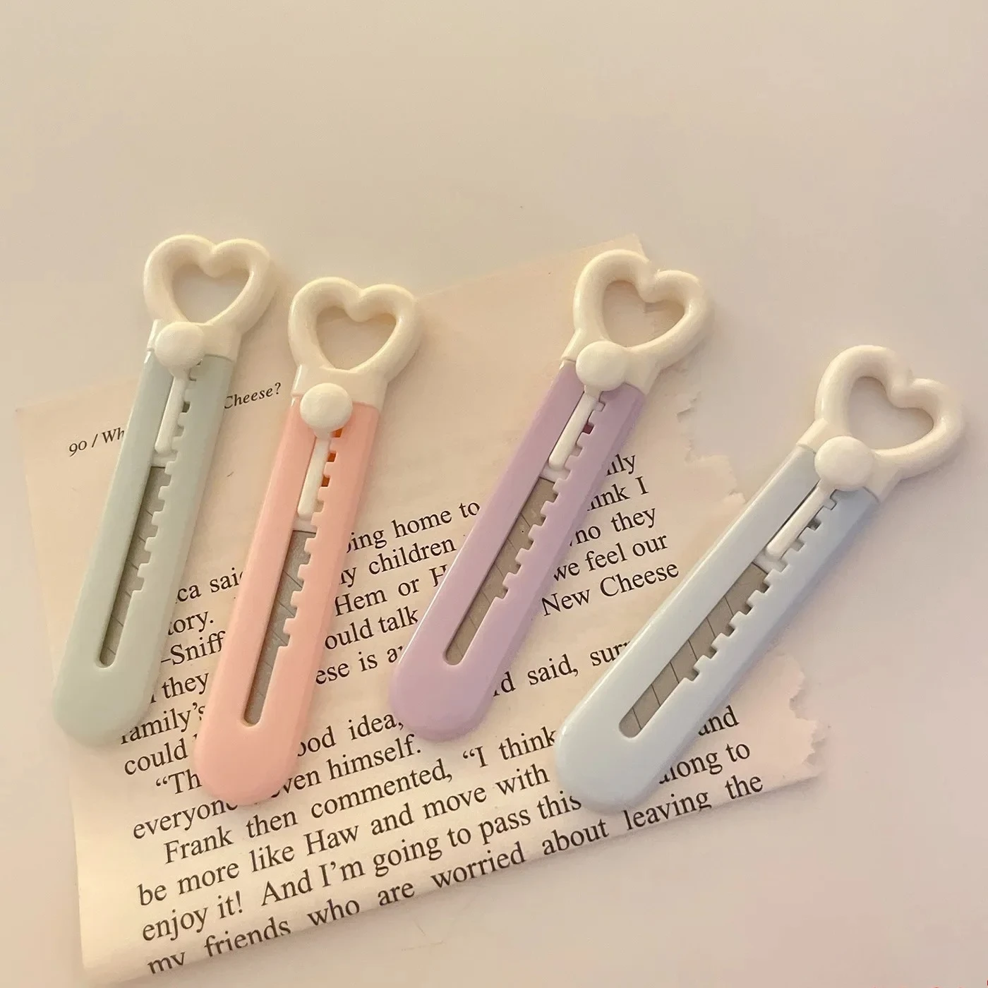 Portable Pocket Love Heart Art Utility Knife Express Box Knife DIY Paper Cutter Craft Wrapping Tools Blade Kawaii Stationery