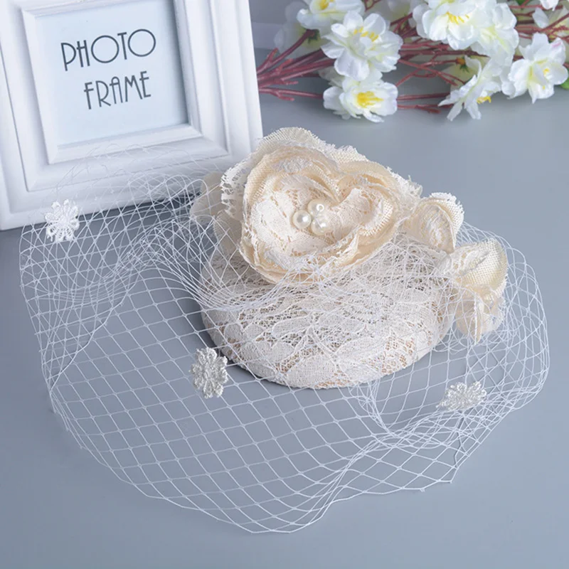 Cappello da sposa in pizzo da donna Vintage fiori in rete velo per il viso Fascinator di perle cappello da foto per feste per occasioni speciali per