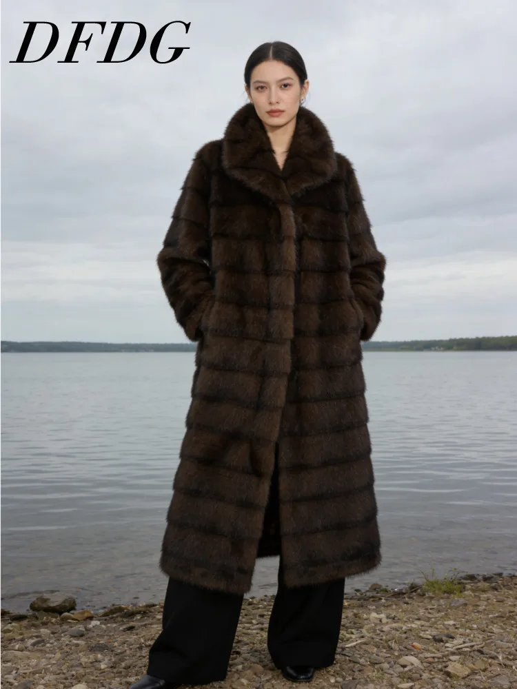DFDG المرأة 2025 ايكو فو السمور شال فرو طوق مصمم معطف الشتاء الفاخرة الدافئة المألوف تيدي سترة معطف مميز #1