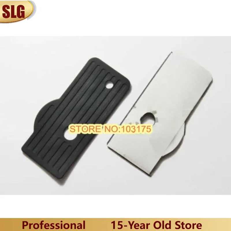 Sostituzione dell'unità in gomma con impugnatura inferiore della base per fotocamera reflex Nikon D200 con nastro adesivo