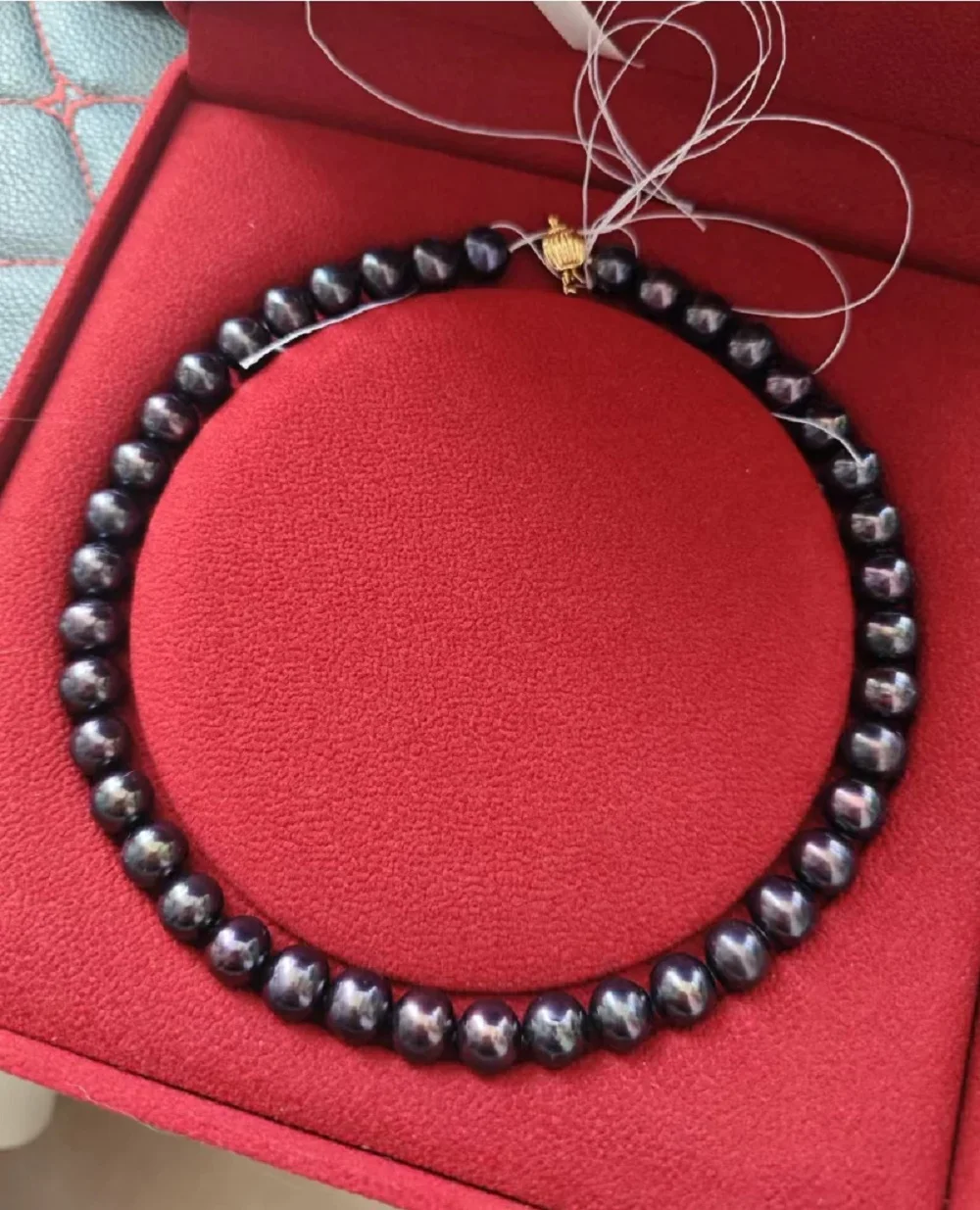 

Beautiful Pearl AAA 10-11 mm Natural Round Black Tahitian Pearl Chain 14K Gold -18inch Comes with Box
