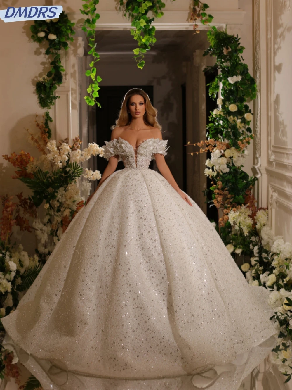 

Sparkly Sequins Beads Bride Robe Graceful Off The Shoulder Bridal Gown Classic Pearls Ball Gown Wedding Dress Robe De Mariée