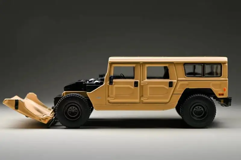 596 Model 1: 64 Hummer H1 Off-Road Vehicle Hood Opens Simulated alloy car model