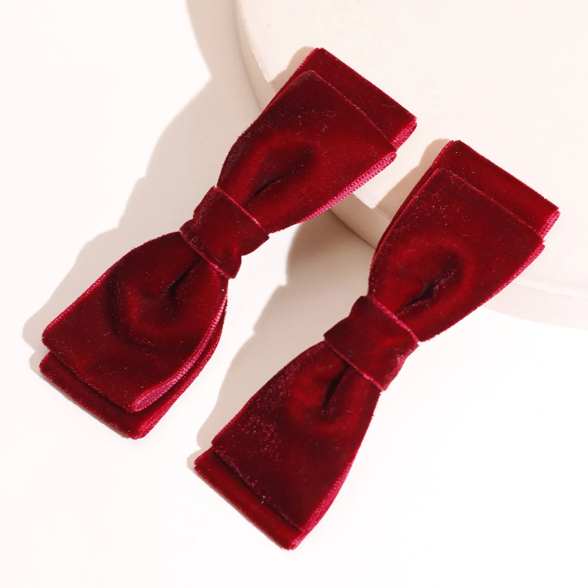 

2 шт., милые бархатные заколки для волос с бантом для женщин, аксессуары для волос, модные Y2k, популярные женские кавайные банты, заколки для волос, украшение для девочек 2026