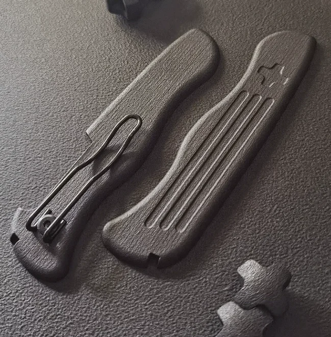 

Рукоятка для ножа с вырезом под клипсу для швейцарского армейского ножа Victorinox 111 мм | Только версия с фиксатором Liner Lock
