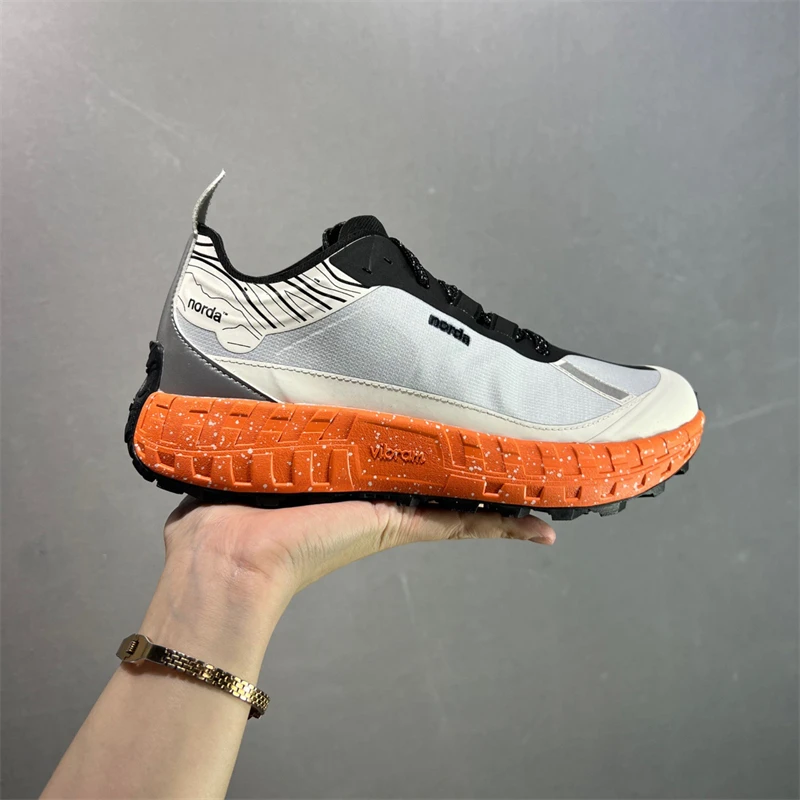 

FallCushioned racing sports shoes, upgraded midsole, foot protection for racing