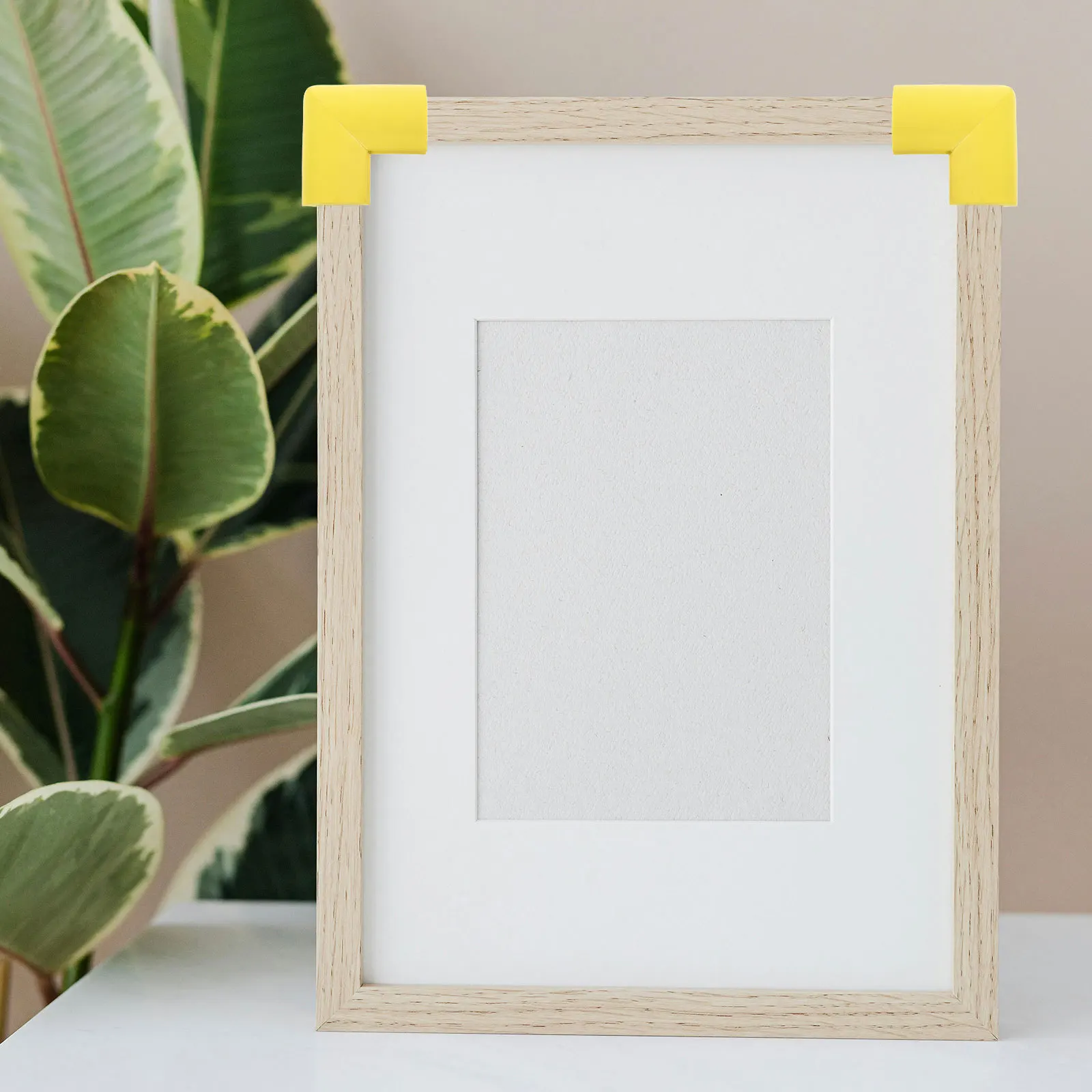 แผ่นกันกระแทกมุมเฟอร์นิเจอร์ 12 ชิ้น รูปตัวยู ทำจากโฟมนุ่ม ป้องกันมุมโต๊ะ เตียง และเฟรม