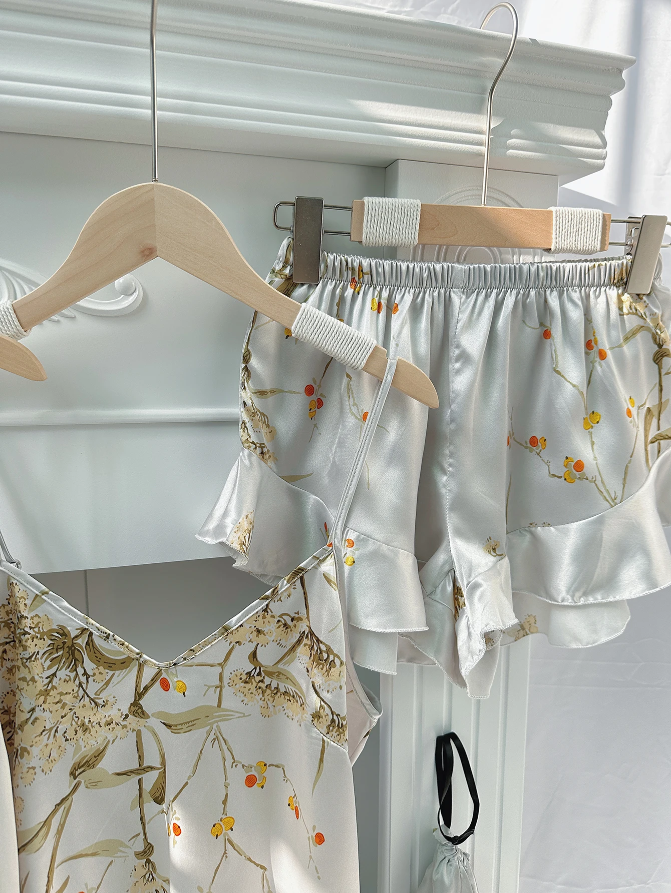 女性用エレガントな花柄プリント5点セット ラウンジウェア 快適で多用途なデイリーホームレジャーパジャマ ファッション