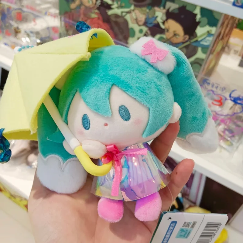 

В наличии: Оригинальный плюшевый брелок-подвеска Bilibili Hatsune Miku из серии "Первая любовь: Звук дождя" – кукла-игрушка, подарок на день рождения для девочки