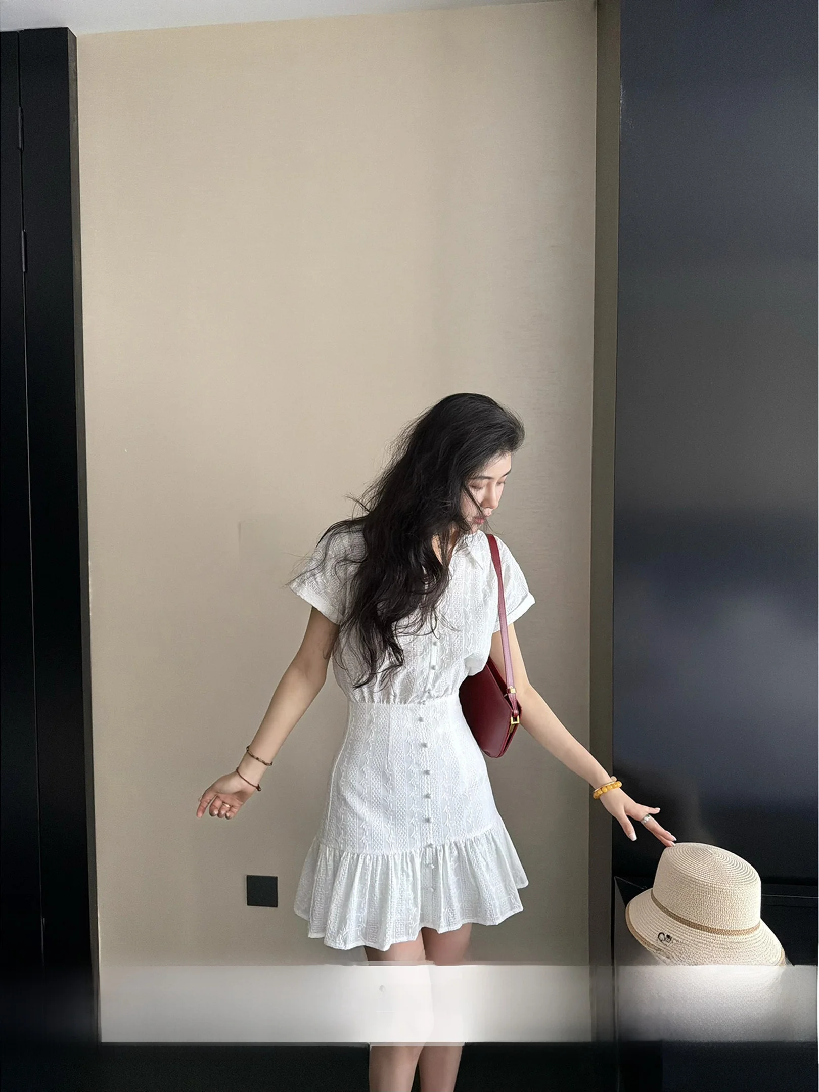 

White Floral Embroidery A-Line Dress Waist-Cinching Miu Series French Style Cotton Summer Dress for Young Women V-Neck Short ...