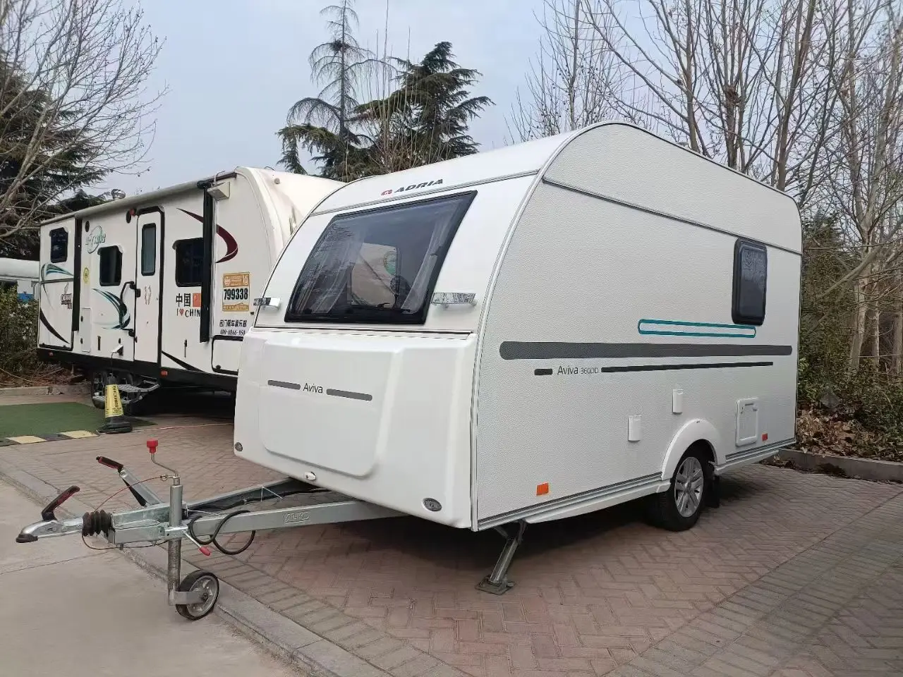 

OEM Customized Luxury RV Motorhome Factory-Made Big Window Offroad Camper for Truck Camping Travel Trailer