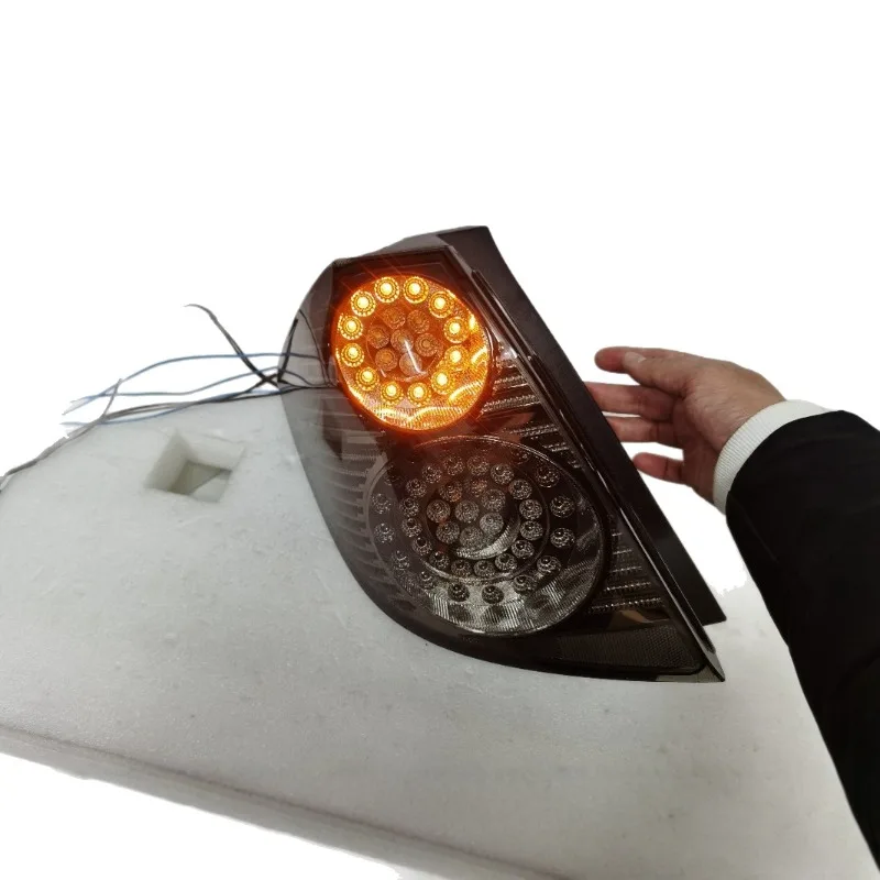 

Suitable for 08-13 Honda old Fit tail light assembly fitted modified LED running lights