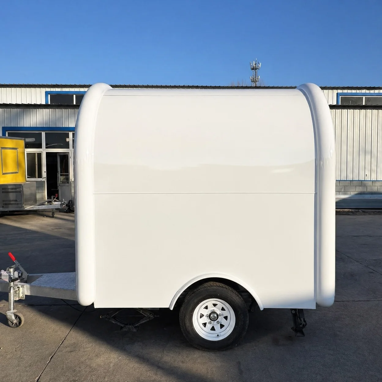 Premium Round Mobile Coffee Cart Vintage Food Trailer With Service Window For Drink Vending