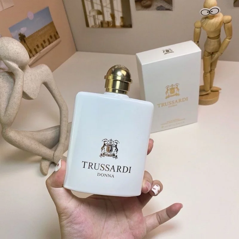Trussardi Donna Delicate Rose Eau de Parfum para mujer - Perfume floral de 100 ml, fragancia italiana de lujo, elegante y duradera