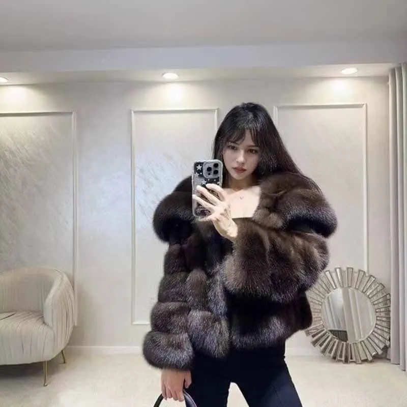 大きな襟のセーブルコート 冬用 厚手 若者向け ショート丈 エコファー レディースコート 2025年新作